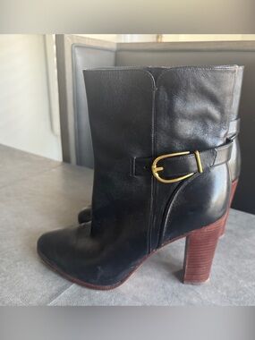 Veronica Beard Black Leather Ankle Boots with Brown Stacked Heel